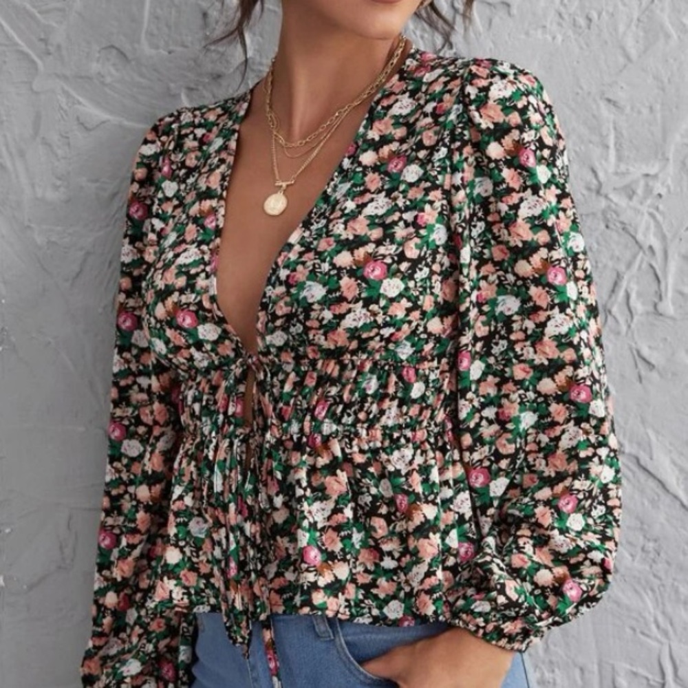 Floral print v neck top